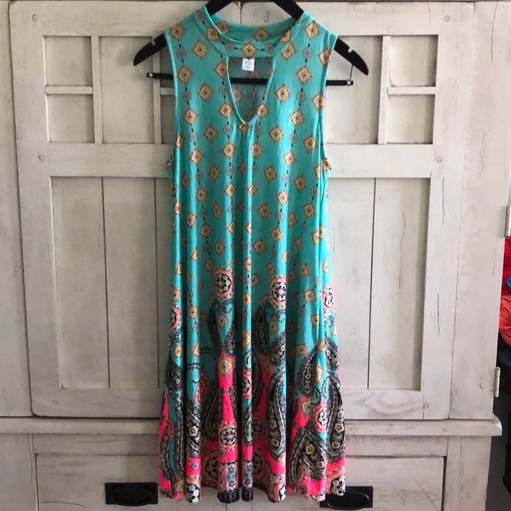 Sleeveless dress